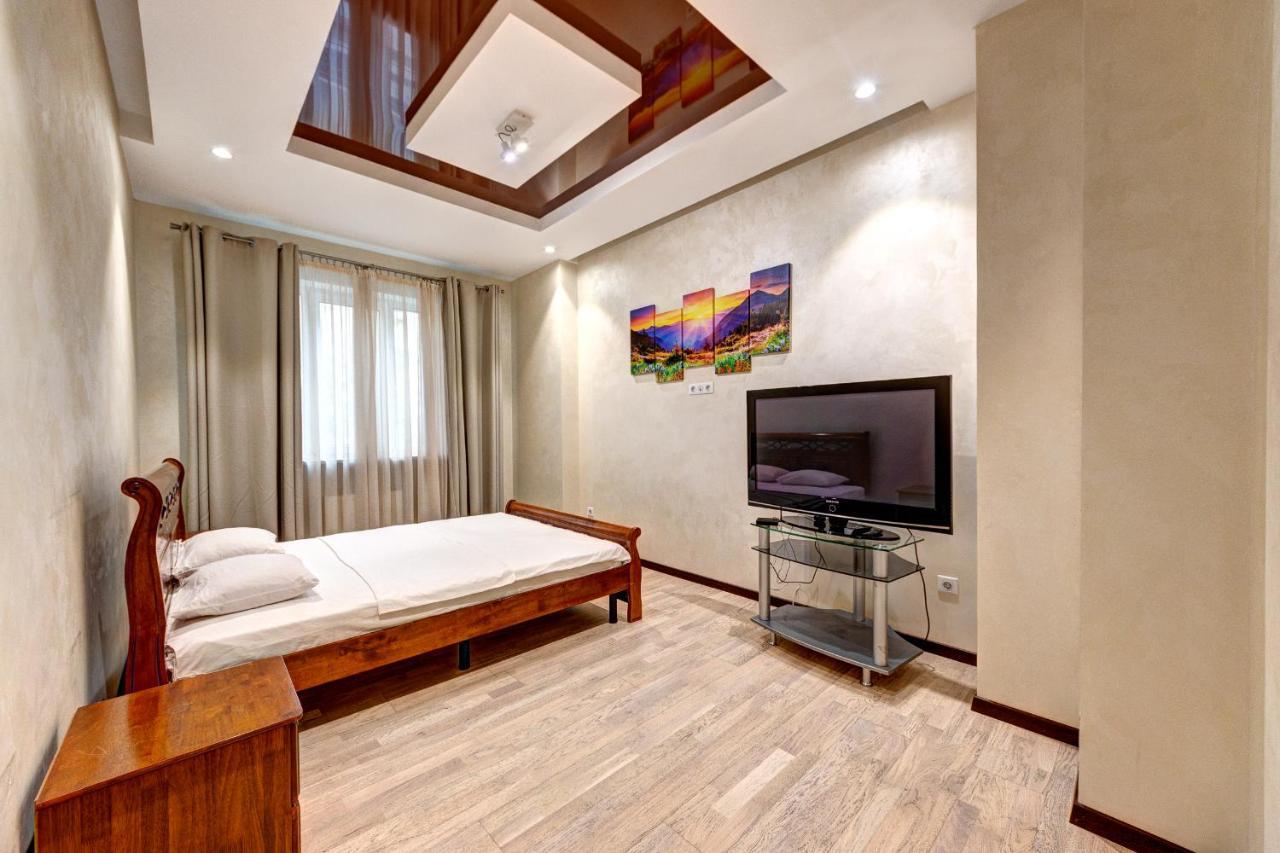 Apartments Near Kiev Botanical Garden Ym.Hryshka ภายนอก รูปภาพ
