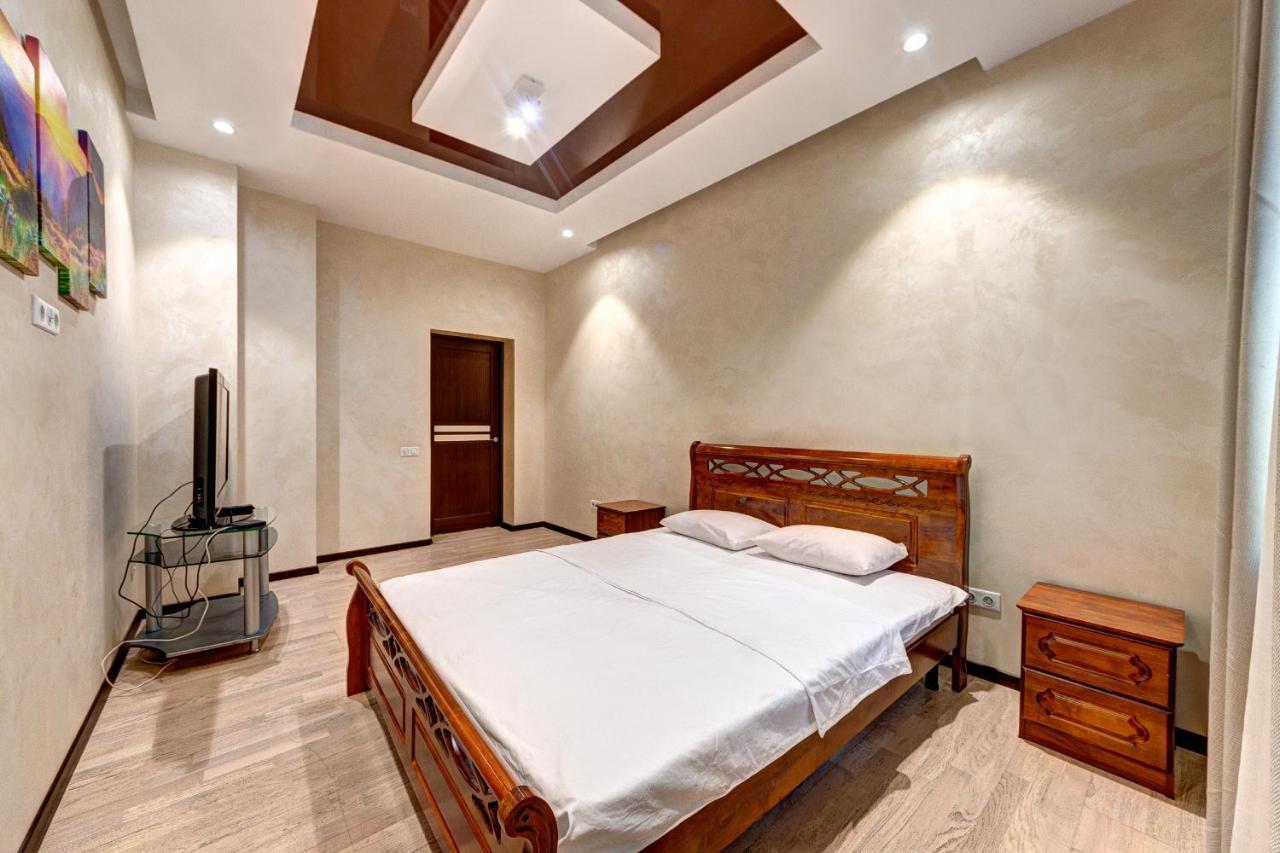 Apartments Near Kiev Botanical Garden Ym.Hryshka ภายนอก รูปภาพ